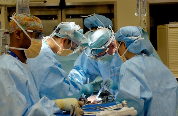 How Can UK Hospitals Use AI to Optimize Surgical Procedures?